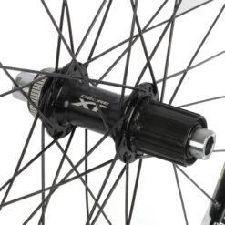 Shimano | Mavic - Deore XT FH-M8010 | XM 119 - 26 Zoll Hinterrad - Centerlock - 12x142mm 5 Shimano | Mavic - Deore XT FH-M8010 | XM 119 - 26 Zoll Hinterrad - Centerlock - 12x142mm -Mavic shimano mavic deore xt fh m8010 xm 119 26 inch rearwheel centerlock 12x142mm2 1496285